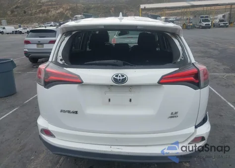 2017 Toyota Rav4 Le z USA, uszkodzony, nr VIN 2T3BFREV2HW659673